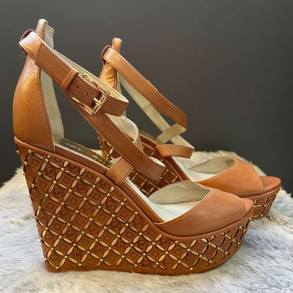 Michael Kors Gabriella Wedge - Picture 2 of 5